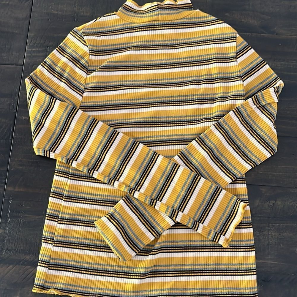 Turtleneck long sleeve sweatshirt - Picture 3 of 3